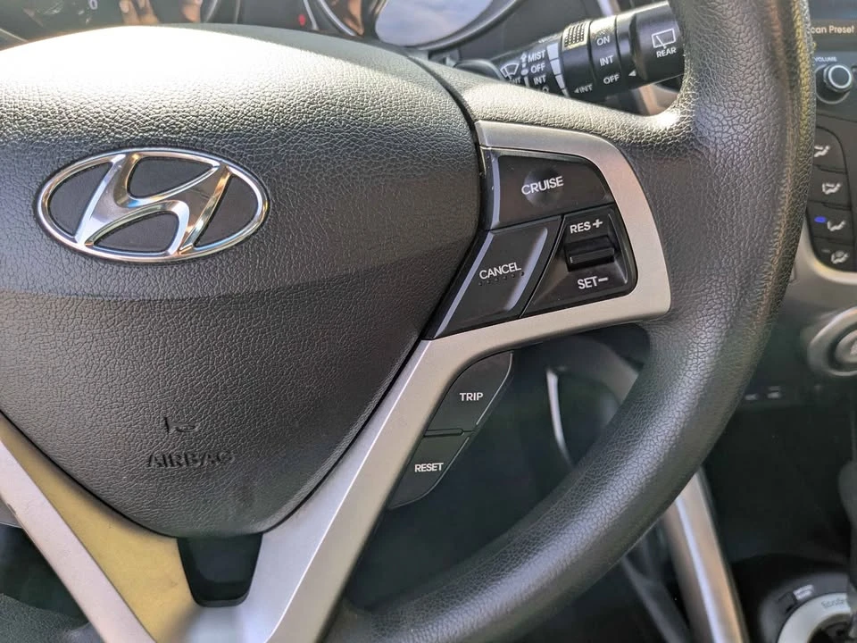 2017 Hyundai Veloster - Image 15 of 20