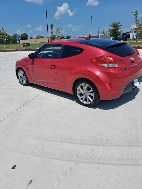 2017 Hyundai Veloster - Image 7 of 15