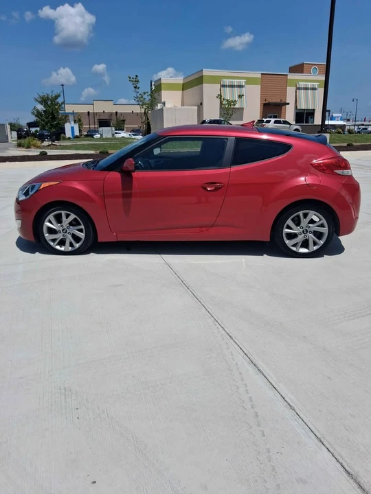 2017 Hyundai Veloster - Image 4 of 15