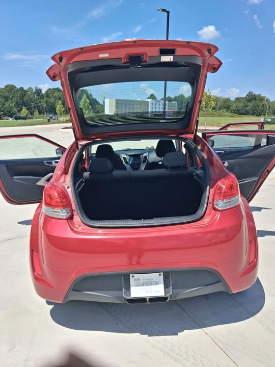 2017 Hyundai Veloster - Image 10 of 15