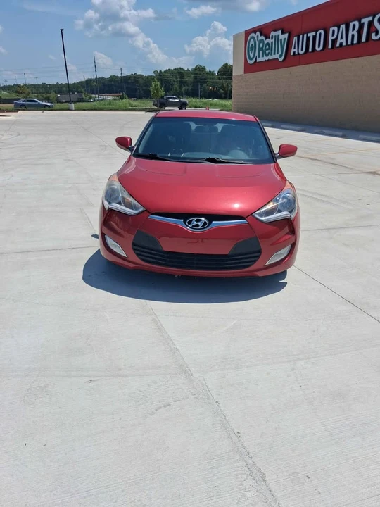 2017 Hyundai Veloster - Image 2 of 15