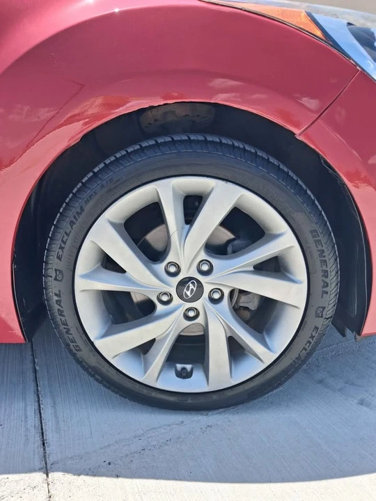 2017 Hyundai Veloster - Image 14 of 15