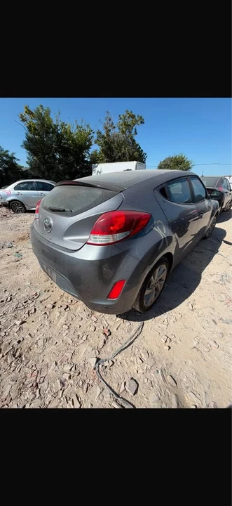 2017 Hyundai Veloster - Image 3 of 7