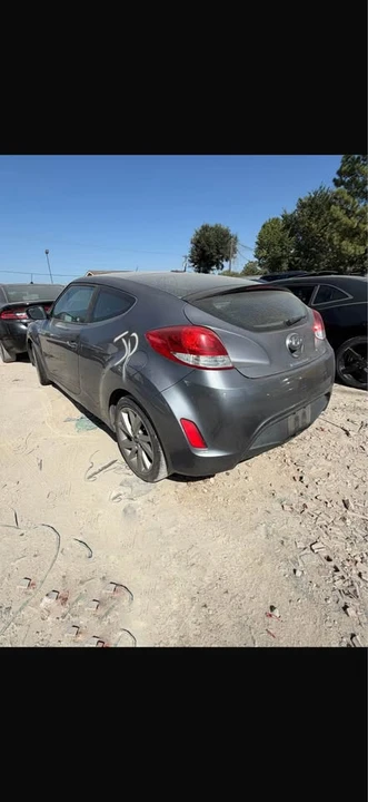 2017 Hyundai Veloster - Image 4 of 7