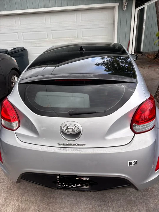 2017 Hyundai Veloster - Image 2 of 9