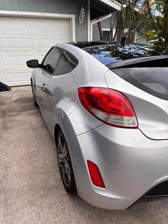 2017 Hyundai Veloster - Image 6 of 9