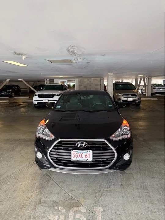 2017 Hyundai Veloster - Image 2 of 15