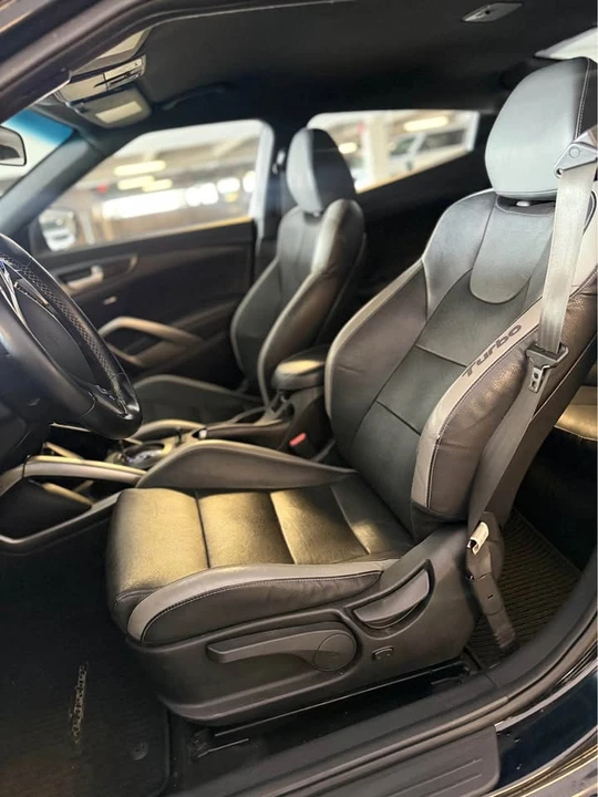 2017 Hyundai Veloster - Image 8 of 15