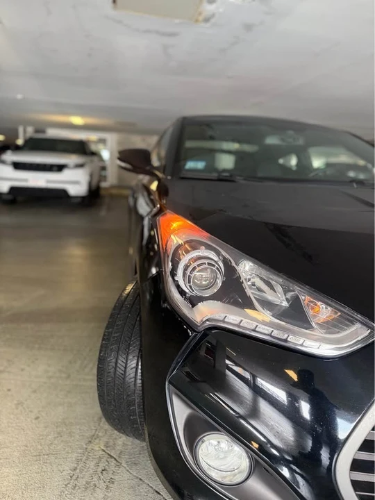2017 Hyundai Veloster - Image 6 of 15