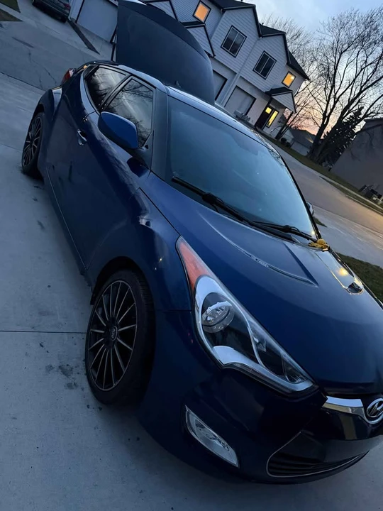 2017 Hyundai Veloster - Image 4 of 8