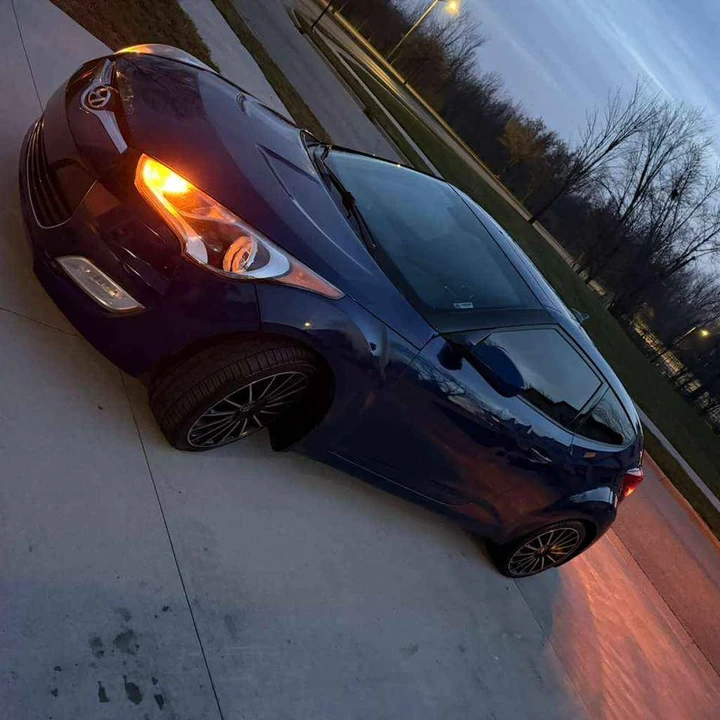 2017 Hyundai Veloster - Image 6 of 8