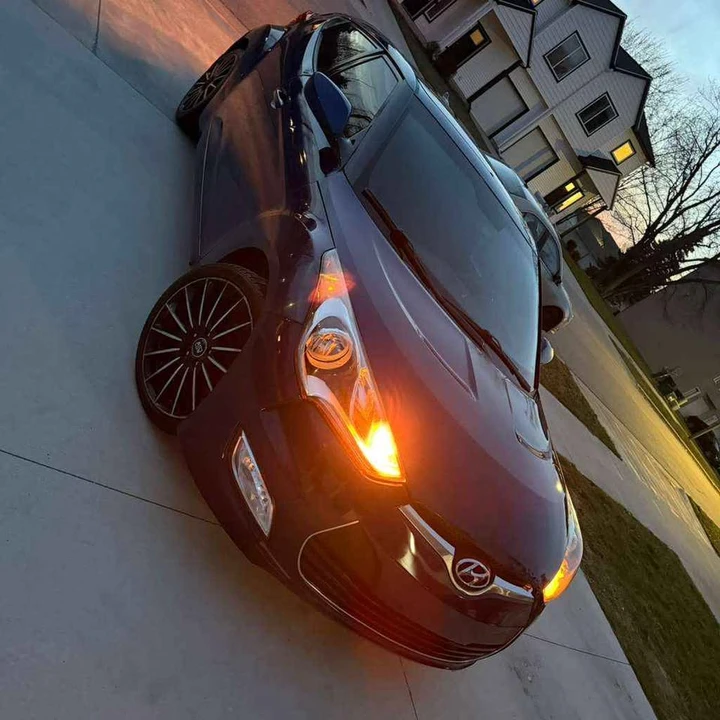 2017 Hyundai Veloster - Image 7 of 8