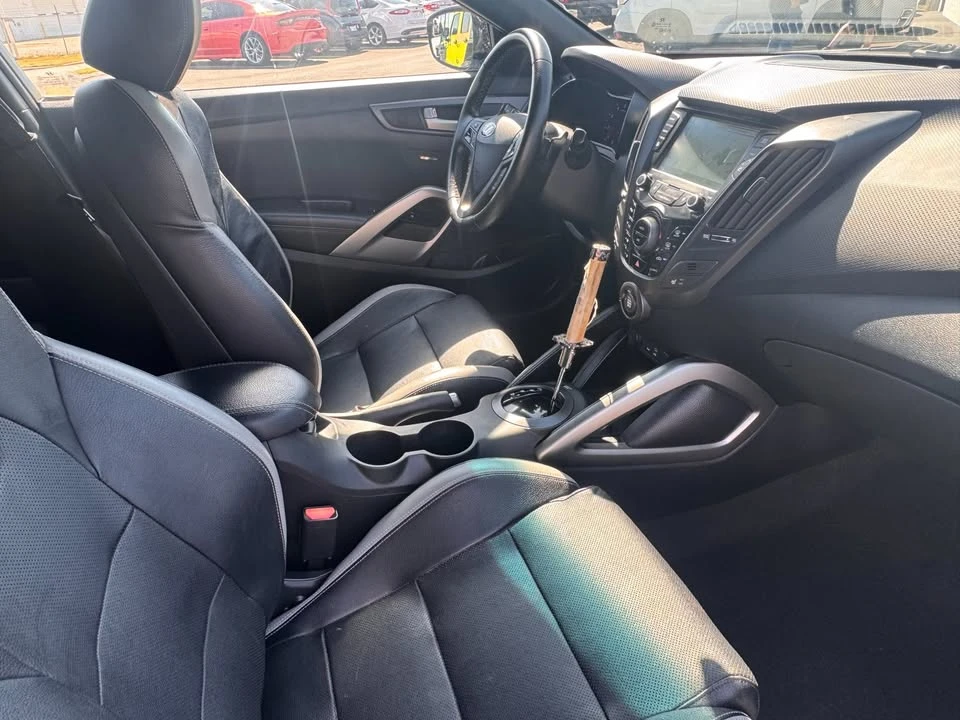 2017 Hyundai Veloster - Image 9 of 15