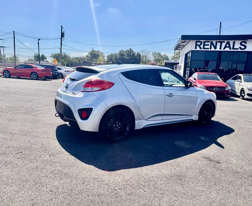 2017 Hyundai Veloster - Image 8 of 15