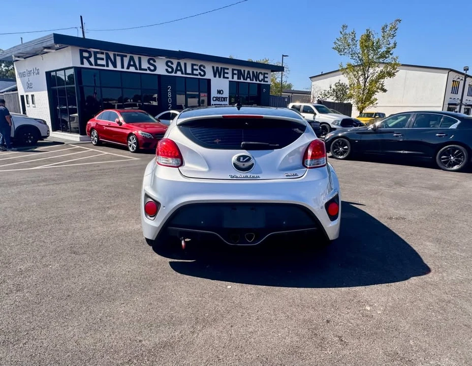 2017 Hyundai Veloster - Image 6 of 15