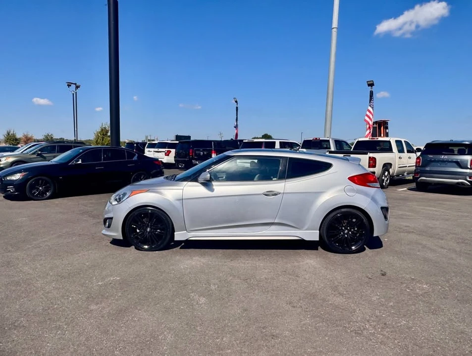 2017 Hyundai Veloster - Image 4 of 15