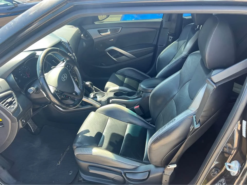 2017 Hyundai Veloster - Image 7 of 9
