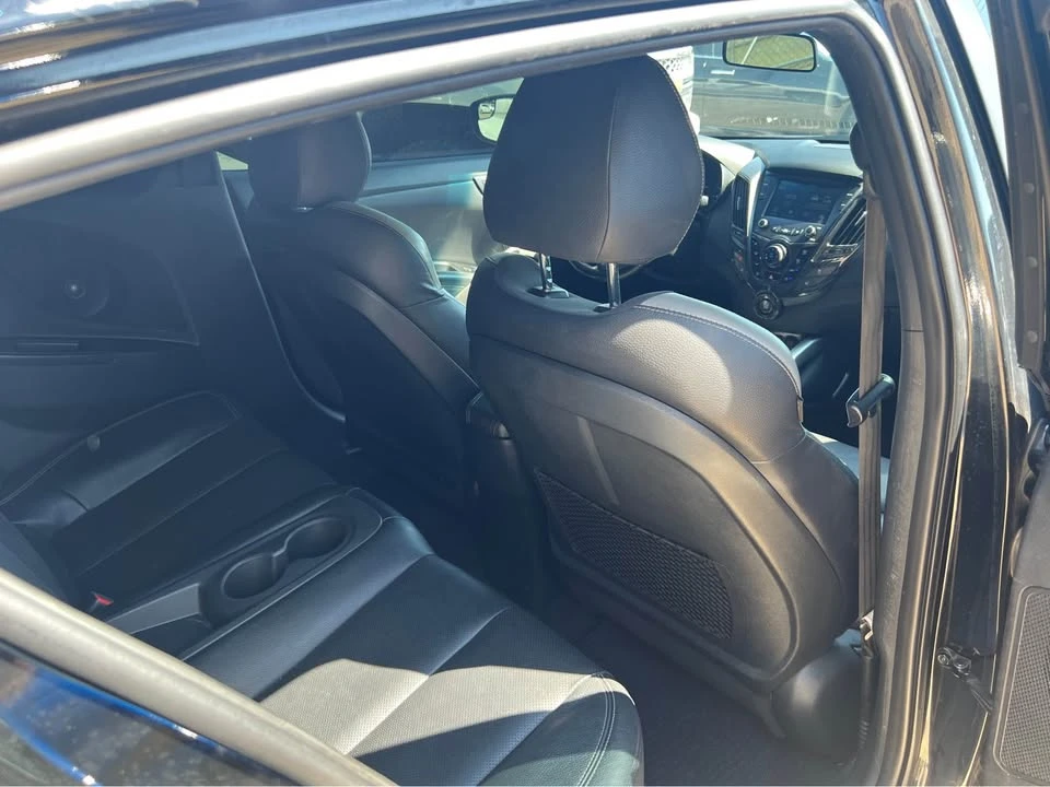 2017 Hyundai Veloster - Image 8 of 9