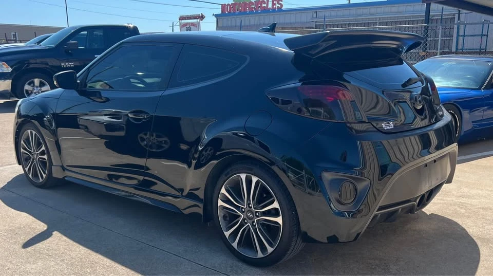 2017 Hyundai Veloster - Image 4 of 9