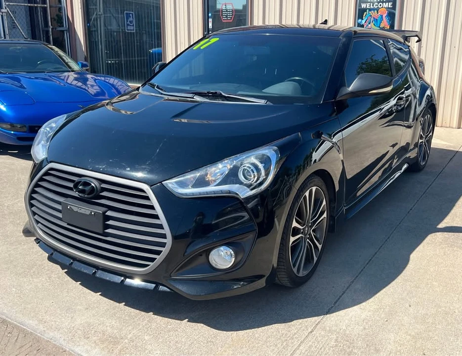 2017 Hyundai Veloster - Image 2 of 9