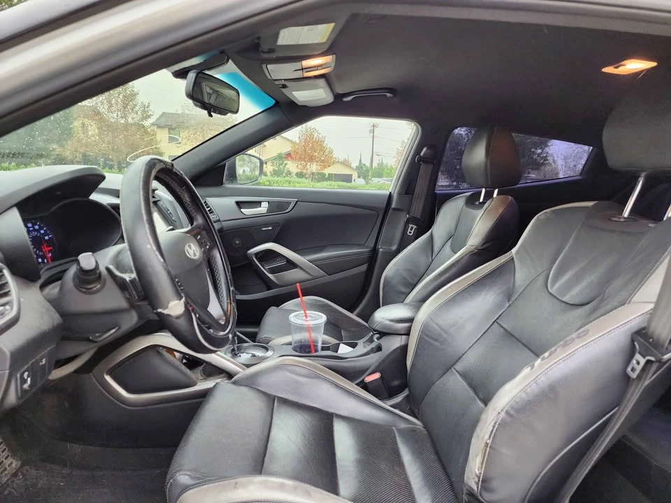 2017 Hyundai Veloster - Image 15 of 15