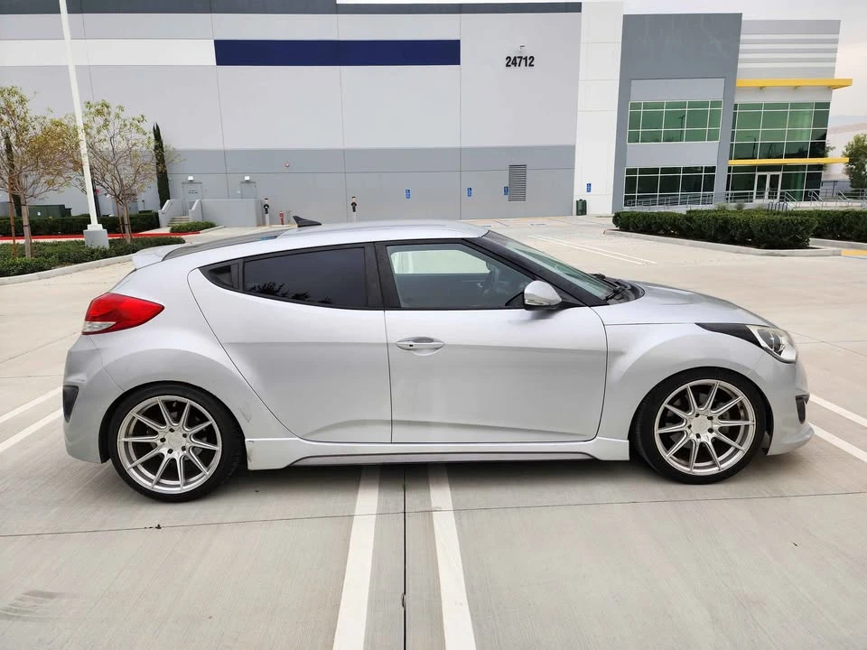 2017 Hyundai Veloster - Image 4 of 15