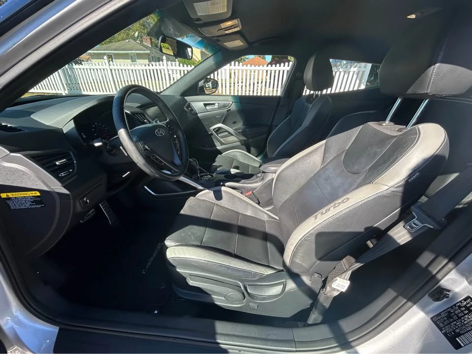 2017 Hyundai Veloster - Image 9 of 19
