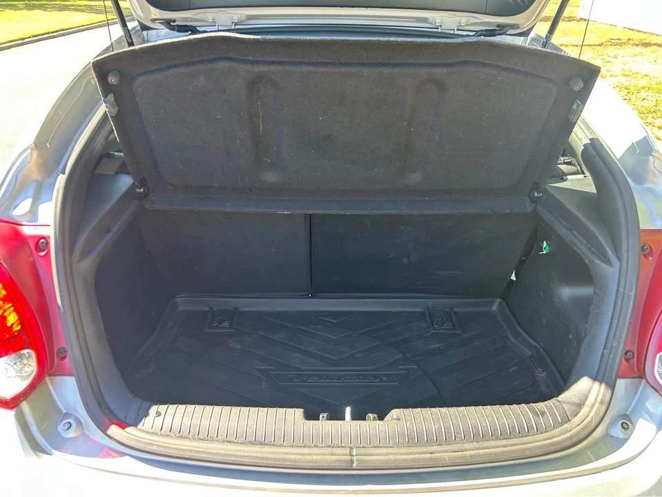 2017 Hyundai Veloster - Image 11 of 19