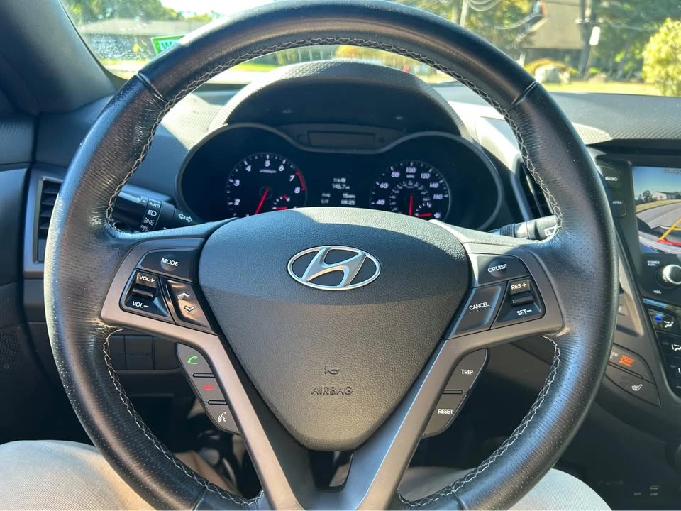 2017 Hyundai Veloster - Image 18 of 19