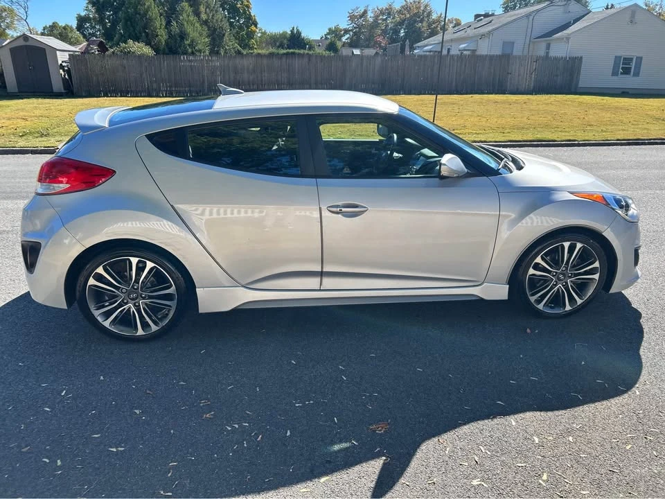 2017 Hyundai Veloster - Image 6 of 19