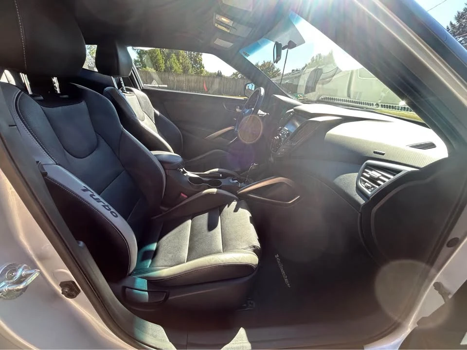 2017 Hyundai Veloster - Image 12 of 19