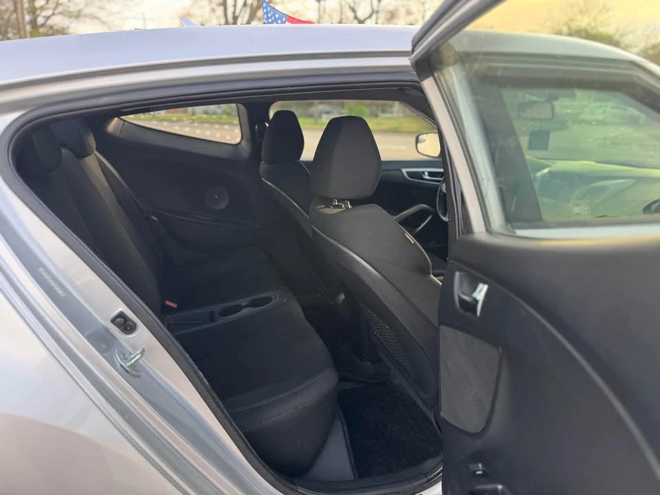 2017 Hyundai Veloster - Image 11 of 16
