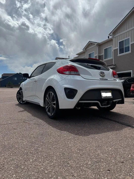 2017 Hyundai Veloster - Image 2 of 6