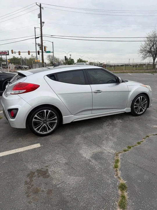 2017 Hyundai Veloster - Image 14 of 20