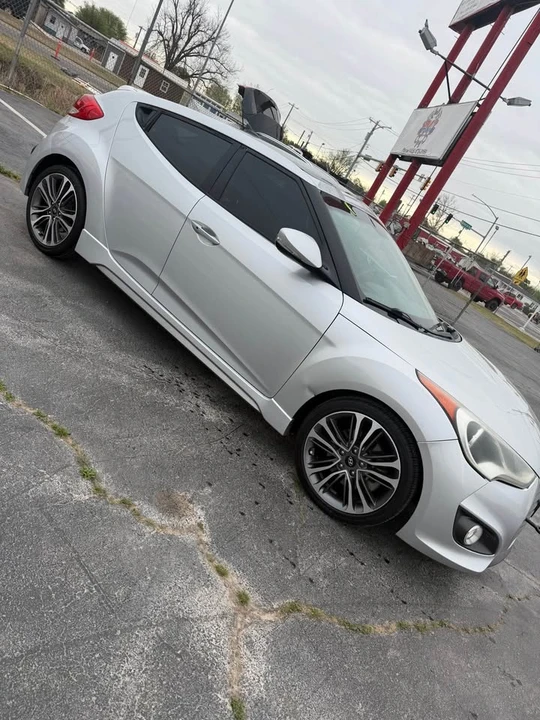 2017 Hyundai Veloster - Image 7 of 20