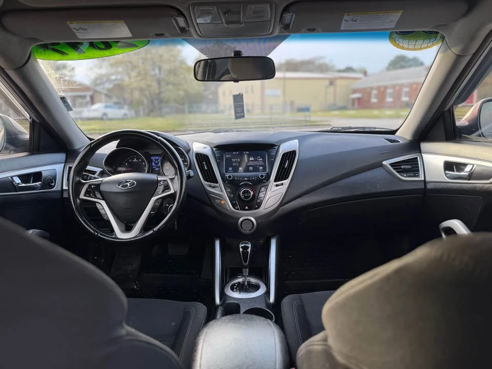 2017 Hyundai Veloster - Image 10 of 16