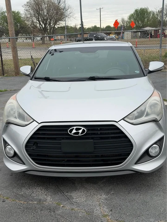 2017 Hyundai Veloster - Image 13 of 20
