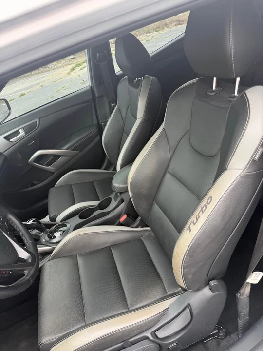 2017 Hyundai Veloster - Image 15 of 20