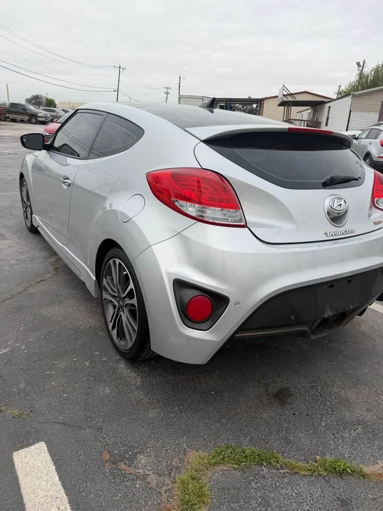 2017 Hyundai Veloster - Image 12 of 20