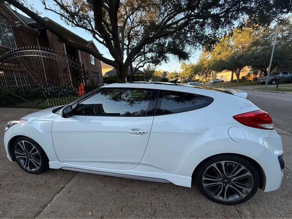 2017 Hyundai Veloster - Image 6 of 13