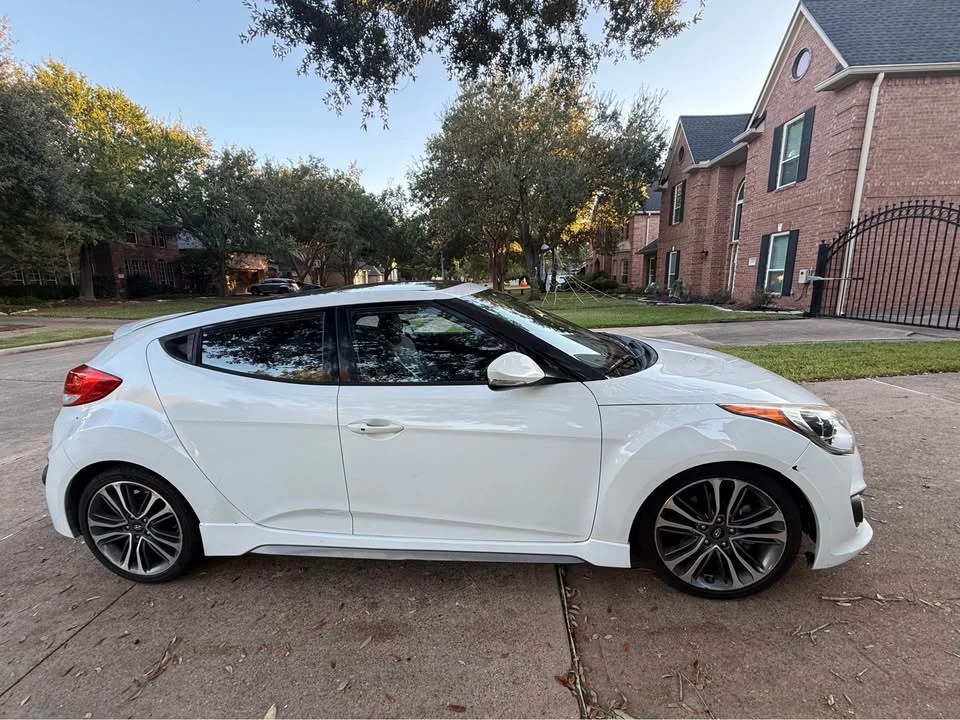 2017 Hyundai Veloster - Image 4 of 13