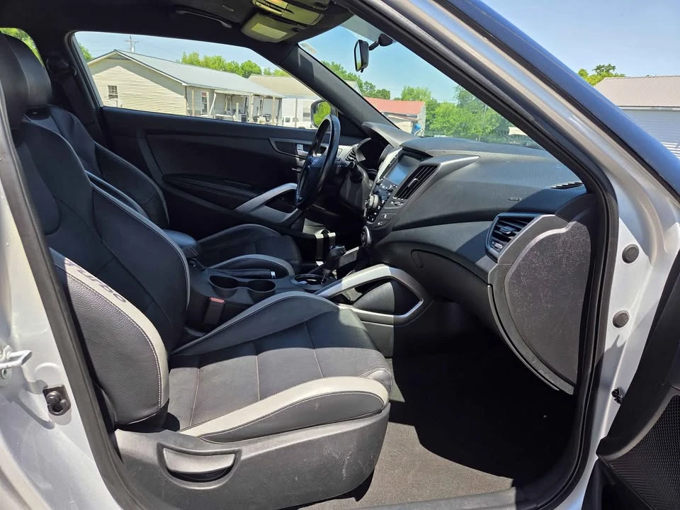 2017 Hyundai Veloster - Image 8 of 8