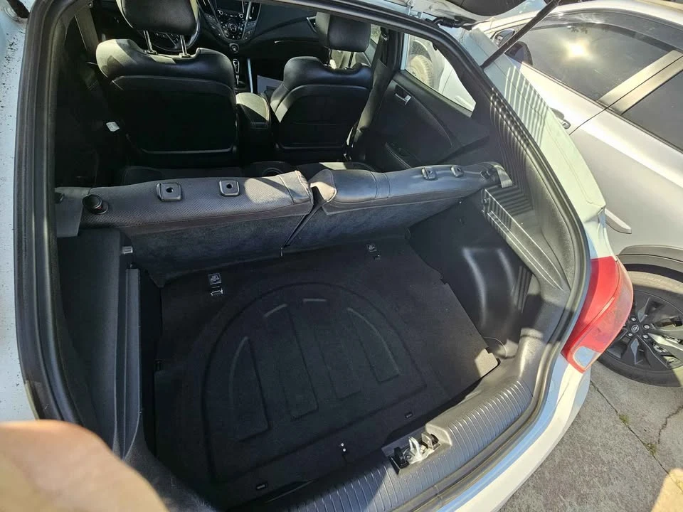 2017 Hyundai Veloster - Image 7 of 12