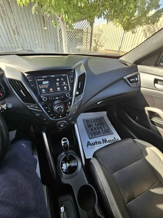 2017 Hyundai Veloster - Image 9 of 12