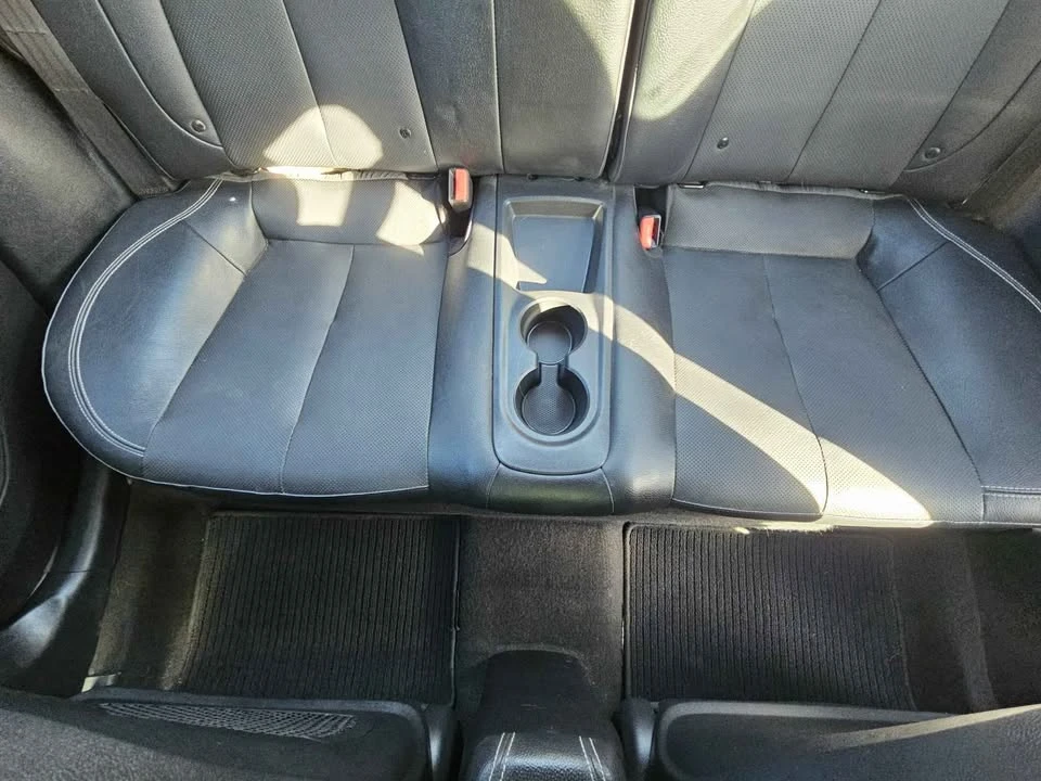 2017 Hyundai Veloster - Image 8 of 12