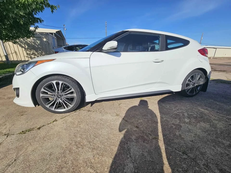 2017 Hyundai Veloster - Image 3 of 12