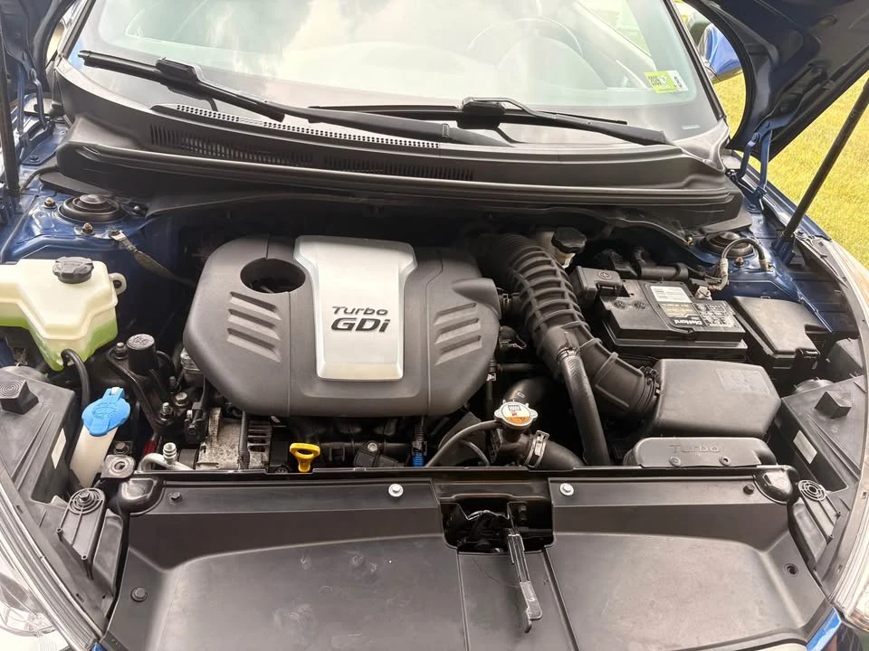 2017 Hyundai Veloster - Image 12 of 13