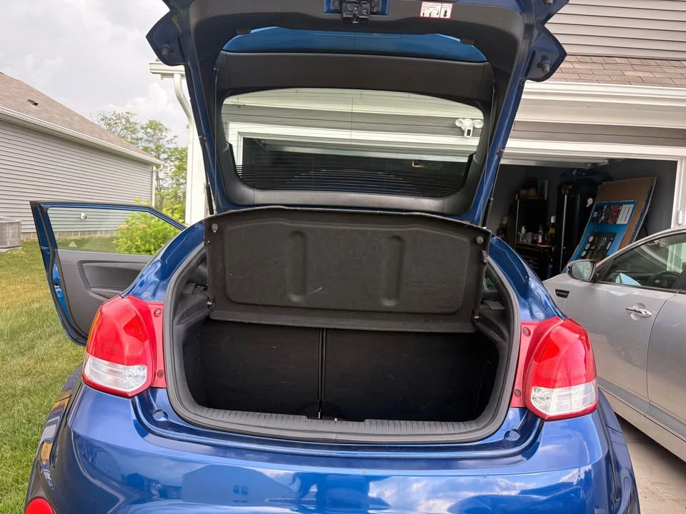 2017 Hyundai Veloster - Image 8 of 13