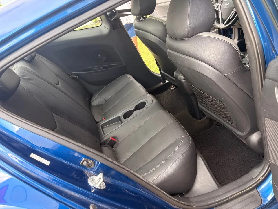 2017 Hyundai Veloster - Image 11 of 13