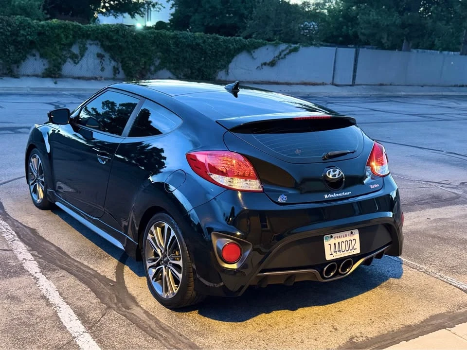 2017 Hyundai Veloster - Image 4 of 8